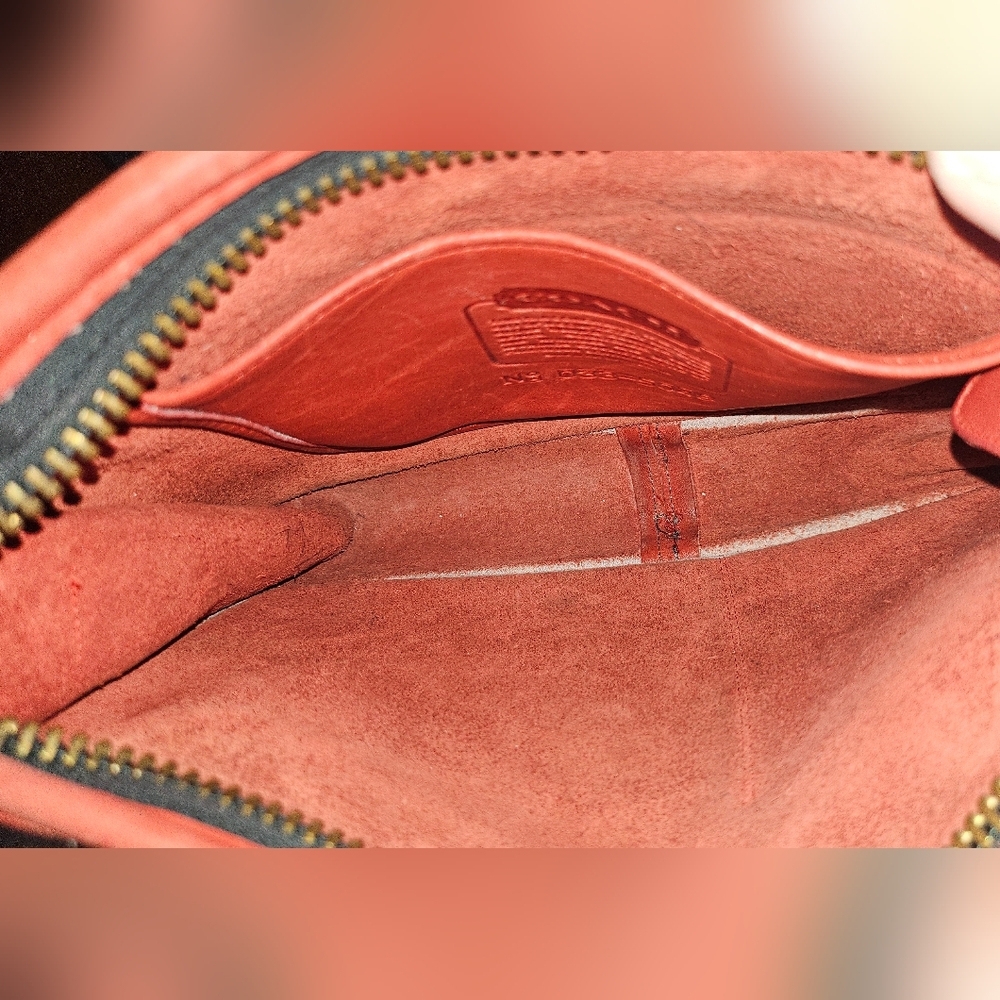 Vintage Coach Red Gloved Leather Companion Bag - Picture 3 of 13